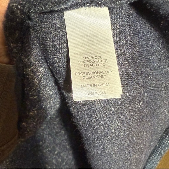 Gray and Black Ombre Zip-Up Cardigan with Stand-Up Collar - Picture 3 of 7